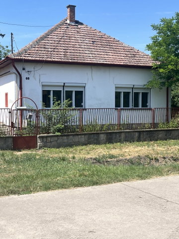 Eladó családi ház, Nagybánhegyesen 12.5 M Ft, 2 szobás