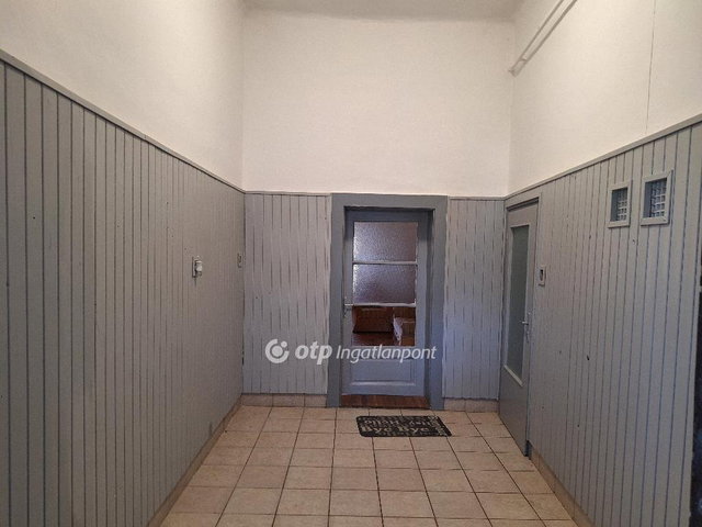 Eladó téglalakás, Mezőhegyesen 8.99 M Ft, 3 szobás
