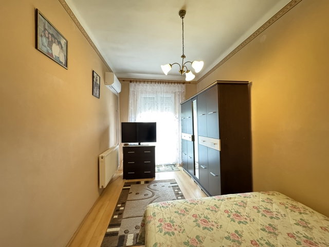 Eladó téglalakás, Komlón, Arany János utcában 29.5 M Ft