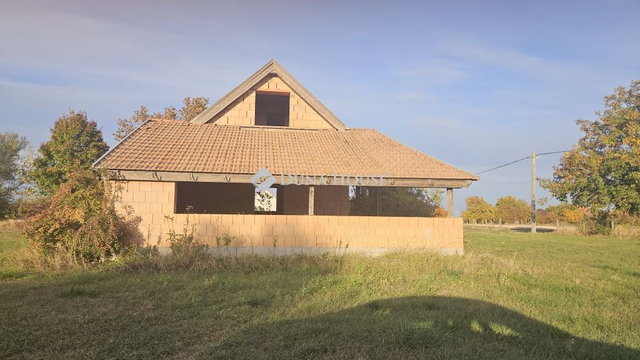 Eladó családi ház, Mátyásdombon 11 M Ft, 3+1 szobás