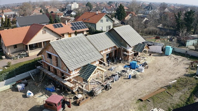 Eladó ikerház, Taksonyon 129.9 M Ft, 5+2 szobás