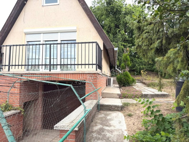 Eladó családi ház, Veresegyházon 69.9 M Ft, 3 szobás