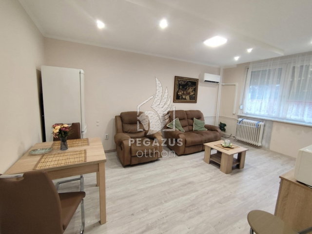 Eladó panellakás, Ózdon, Vasvár úton 12.5 M Ft, 1+1 szobás