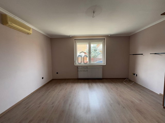 Eladó családi ház, Budapesten, XVIII. kerületben 65 M Ft