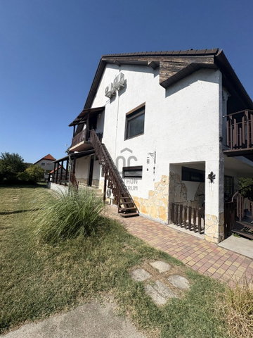 Kiadó családi ház, albérlet, Siófokon 150 E Ft / hó, 3 szobás