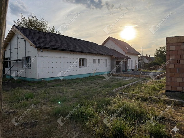 Eladó családi ház, Monoron 86 M Ft, 3 szobás