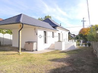 Eladó családi ház, Szentendrén 149 M Ft, 3+1 szobás