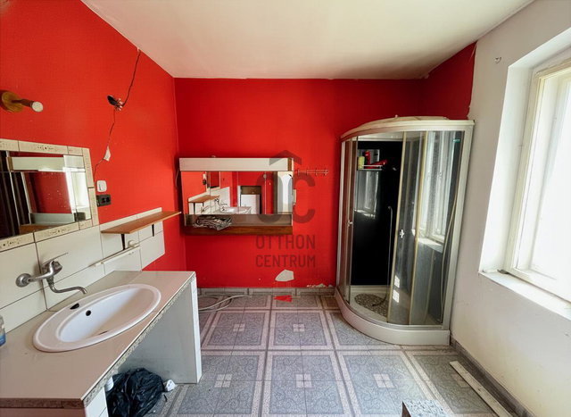 Eladó családi ház, Dunavecsén 12.5 M Ft, 1 szobás