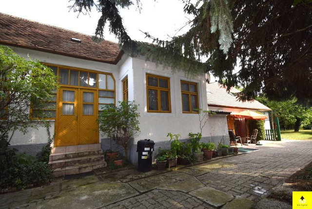 Eladó családi ház, Csepregen 34.9 M Ft, 4 szobás