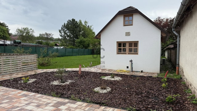 Eladó családi ház, Balatonkenesén 97 M Ft, 6 szobás