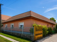 Eladó családi ház