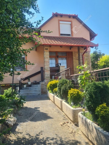 Eladó családi ház, Győrújbaráton 119.9 M Ft, 4 szobás