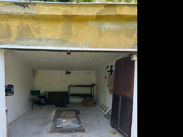 Eladó garázs, Pécsett, Kishegyi dűlőn 5.8 M Ft