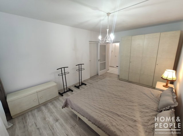 Kiadó téglalakás, albérlet, Szegeden 183 E Ft / hó, 4 szobás