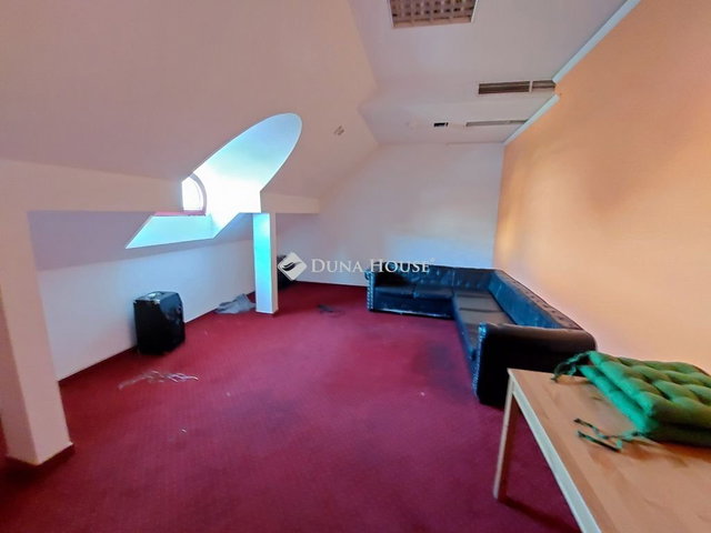 Kiadó iroda, Budapesten, III. kerületben 726 E Ft / hó, 8 szobás