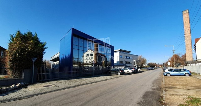 Eladó ipari ingatlan, Székesfehérvárott 450 M Ft, 3 szobás