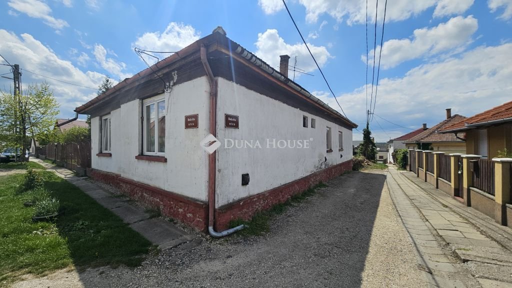 6 bed · 130m² · 44.900.000 ft
