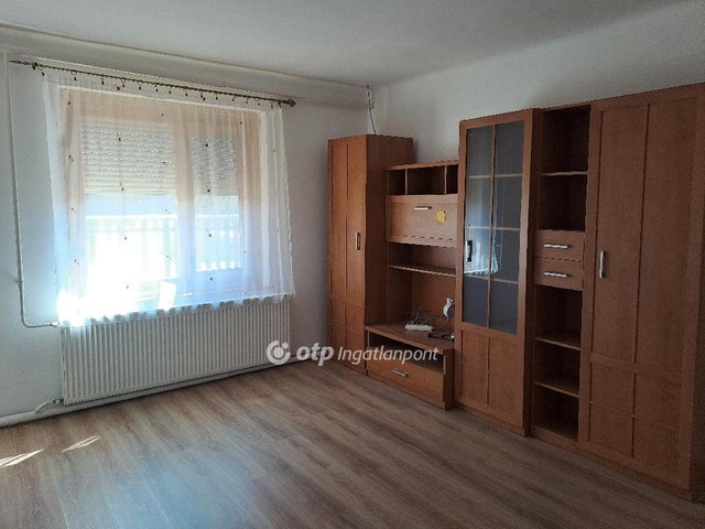 Eladó családi ház, Nagylakon 19.9 M Ft, 5 szobás