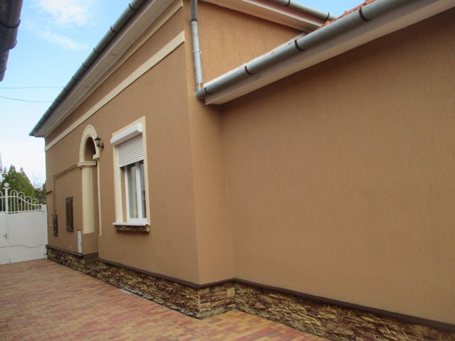 Eladó családi ház, Békéscsabán 74.99 M Ft, 4 szobás