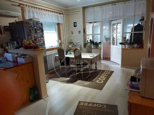 Eladó családi ház, Gyulán 69.99 M Ft, 7 szobás