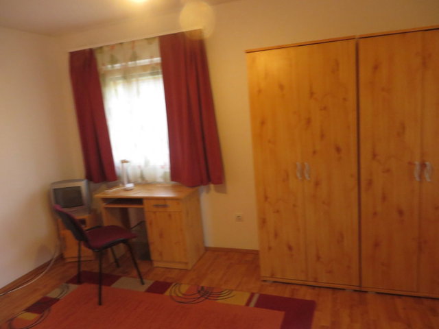 Kiadó téglalakás, albérlet, Pécsett, Alkony utcában, 1 szobás