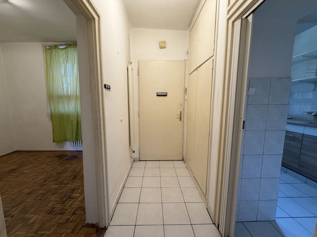 Kiadó panellakás, albérlet, Debrecenben 200 E Ft / hó, 3 szobás