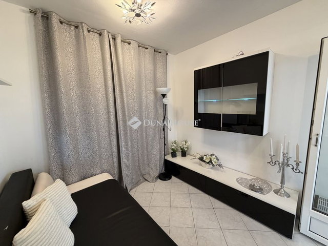 Eladó üzlethelyiség, Sopronban 12.99 M Ft, 1 szobás