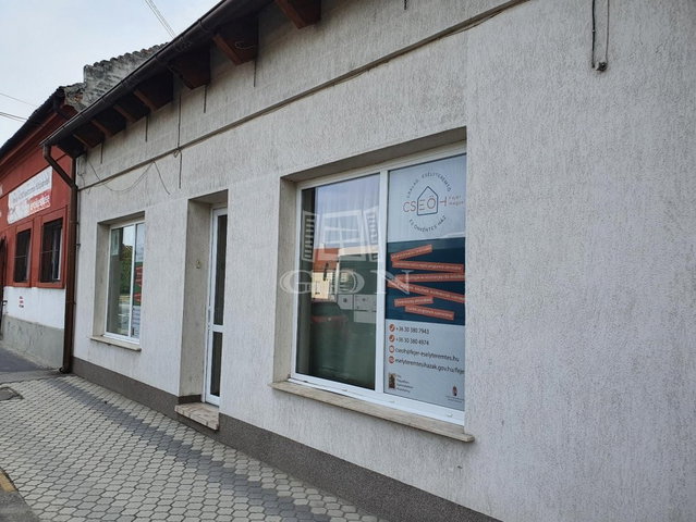 Kiadó üzlethelyiség, Székesfehérvárott 200 E Ft / hó