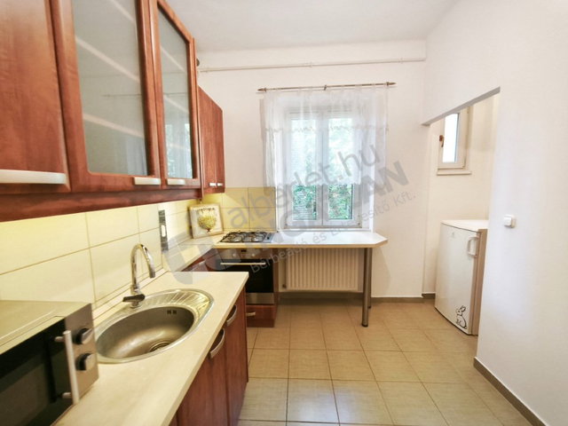 Kiadó téglalakás, albérlet, XIV. kerületben, Varsó utcában