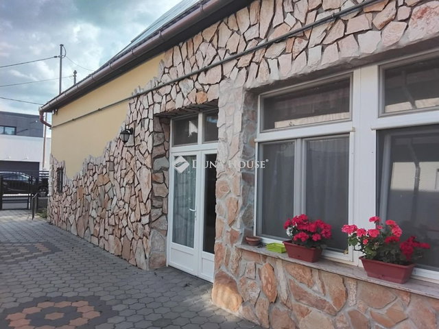 Eladó családi ház, Debrecenben, Kosztolányi Dezső utcában