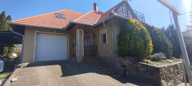 Eladó családi ház, Cserszegtomajon 158 M Ft, 4 szobás