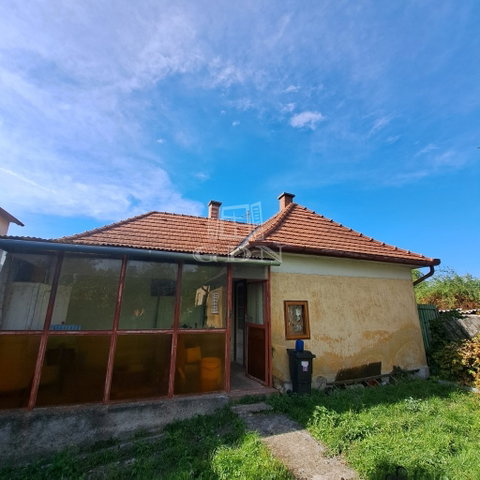 Eladó családi ház, Balatonkenesén 64.9 M Ft, 2 szobás