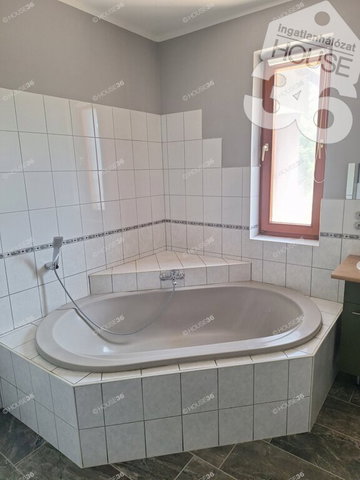Eladó családi ház, Kiskunfélegyházán 89.9 M Ft, 5 szobás