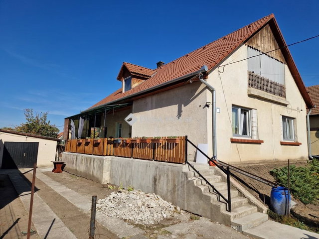 Eladó családi ház, Monoron 79.99 M Ft, 6 szobás