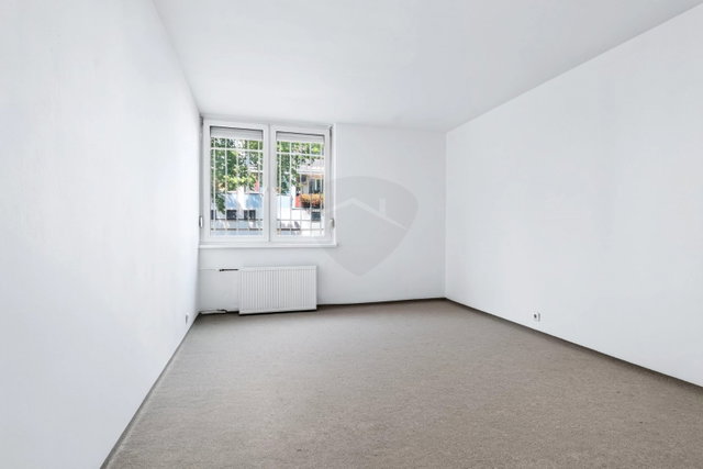 Eladó téglalakás, Tatabányán 29.5 M Ft, 1+1 szobás