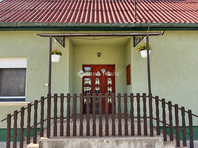 Eladó családi ház, Albertirsán 92 M Ft, 3 szobás