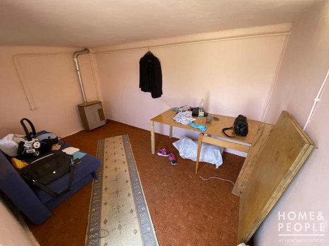 Eladó családi ház, Szegeden 39.5 M Ft, 2 szobás