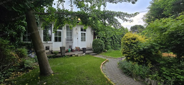 Eladó családi ház, Budapesten, III. kerületben 159.9 M Ft