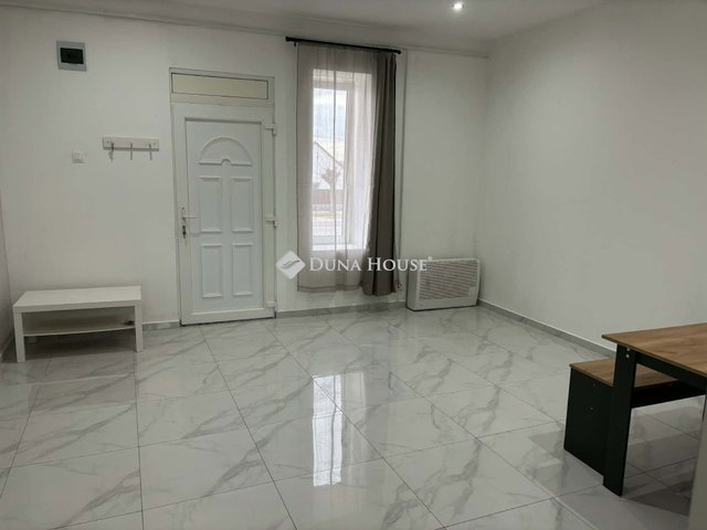 Eladó családi ház, Enyingen 68 M Ft, 5 szobás