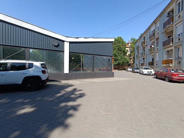Eladó üzlethelyiség, Hódmezővásárhelyen 44 M Ft
