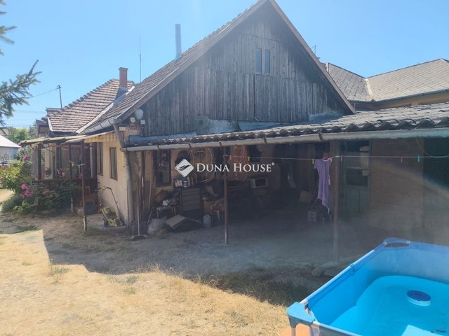 Eladó családi ház, Valkón 45 M Ft, 3 szobás