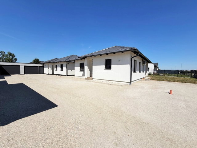 Eladó családi ház, Szombathelyen 85.5 M Ft, 4 szobás