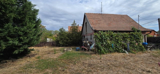 Eladó családi ház, Nagyréven 8.2 M Ft, 2 szobás