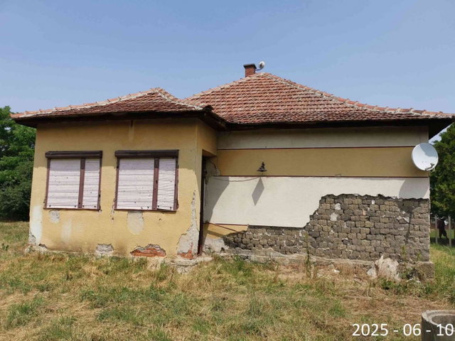 Eladó családi ház, Biharnagybajomban 3.88 M Ft, 1+1 szobás