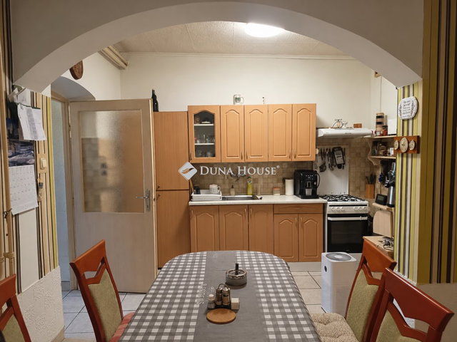 Eladó családi ház, Hegykőn 59.9 M Ft, 2 szobás
