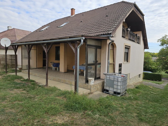 Eladó családi ház, Dombóváron 44.9 M Ft, 4 szobás