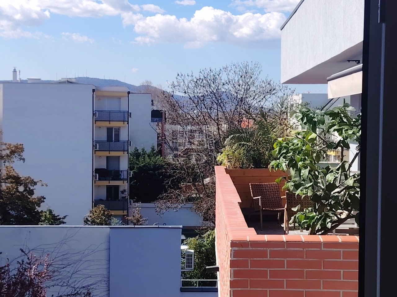 3 bed · 87m² · 140.000.000 ft