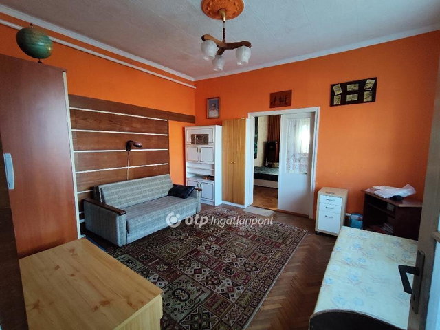 Eladó ikerház, Tégláson 33 M Ft, 2 szobás