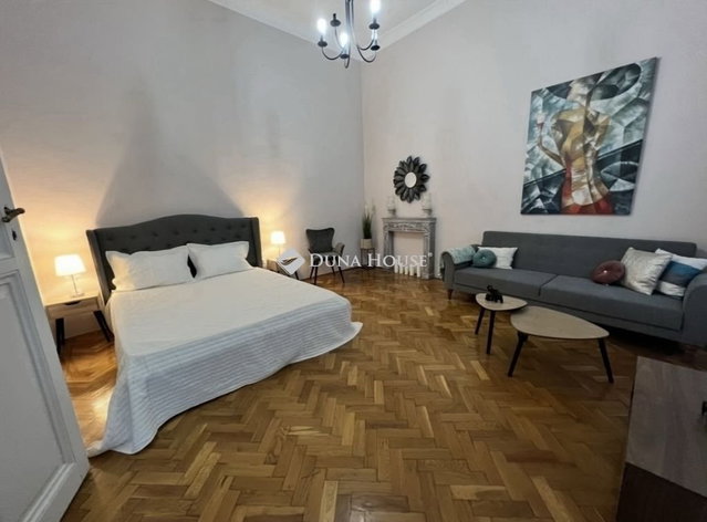 Eladó téglalakás, Budapesten, V. kerületben 87.5 M Ft, 2 szobás