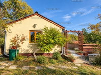 Eladó családi ház, Leányfaluban 95 M Ft, 3 szobás